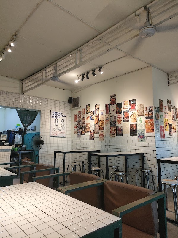 Suasana Depot DJAYA LEGENDA